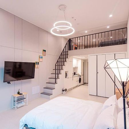 The Castle Ocean Marina Double Suite Йосу Екстериор снимка