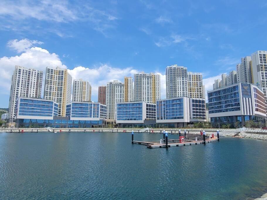 The Castle Ocean Marina Double Suite Йосу Екстериор снимка